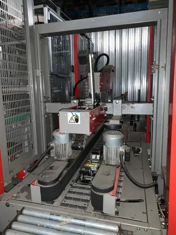 Incartonatrice Usata usata Cosma box forming/packer — foto 1 di 6