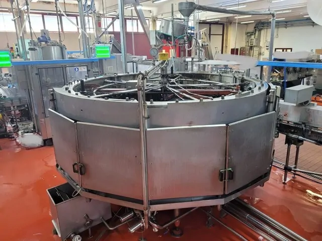 Monoblocco di riempimento usato Cortellazzi 70.10 isobarico
