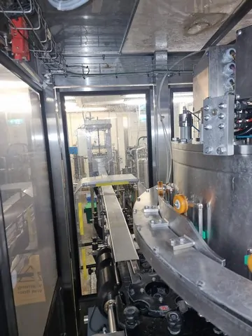 Linea di Imbottigliamento Usata usata Kosme — foto 1 di 10