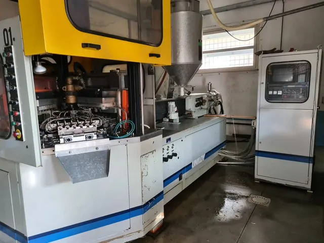 Soffiatrice PET Usata usata Comec ibm 42 — foto 1 di 10