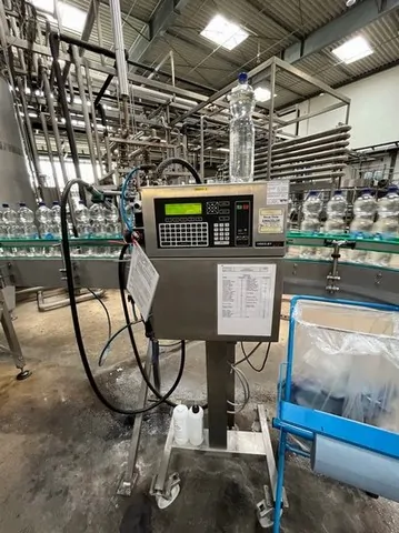 Linea di imbottigliamento usata PET 25.000 bph